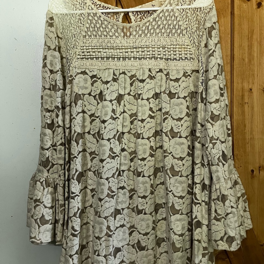Ryu White Lace Overlay Top